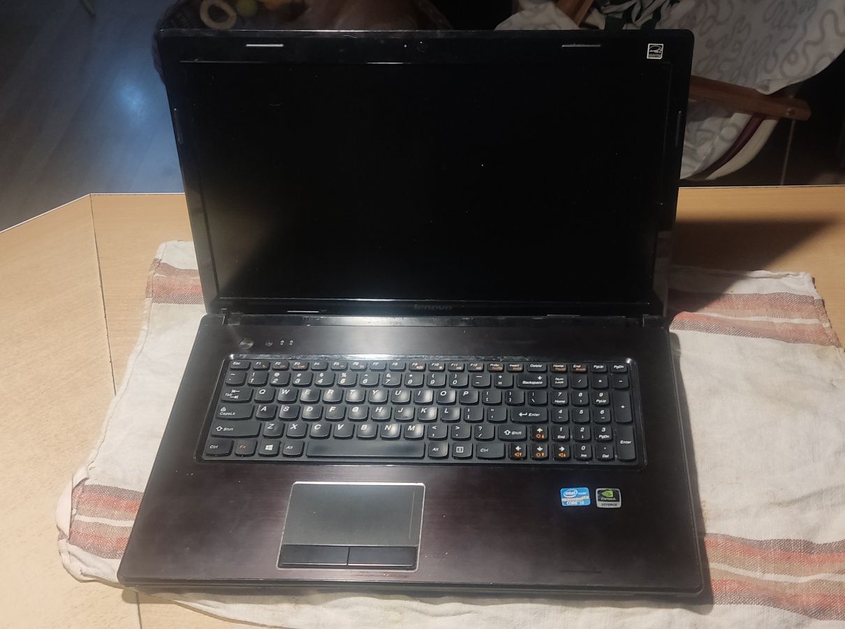 Laptop Lenovo g780 17,3" części uszkodzony