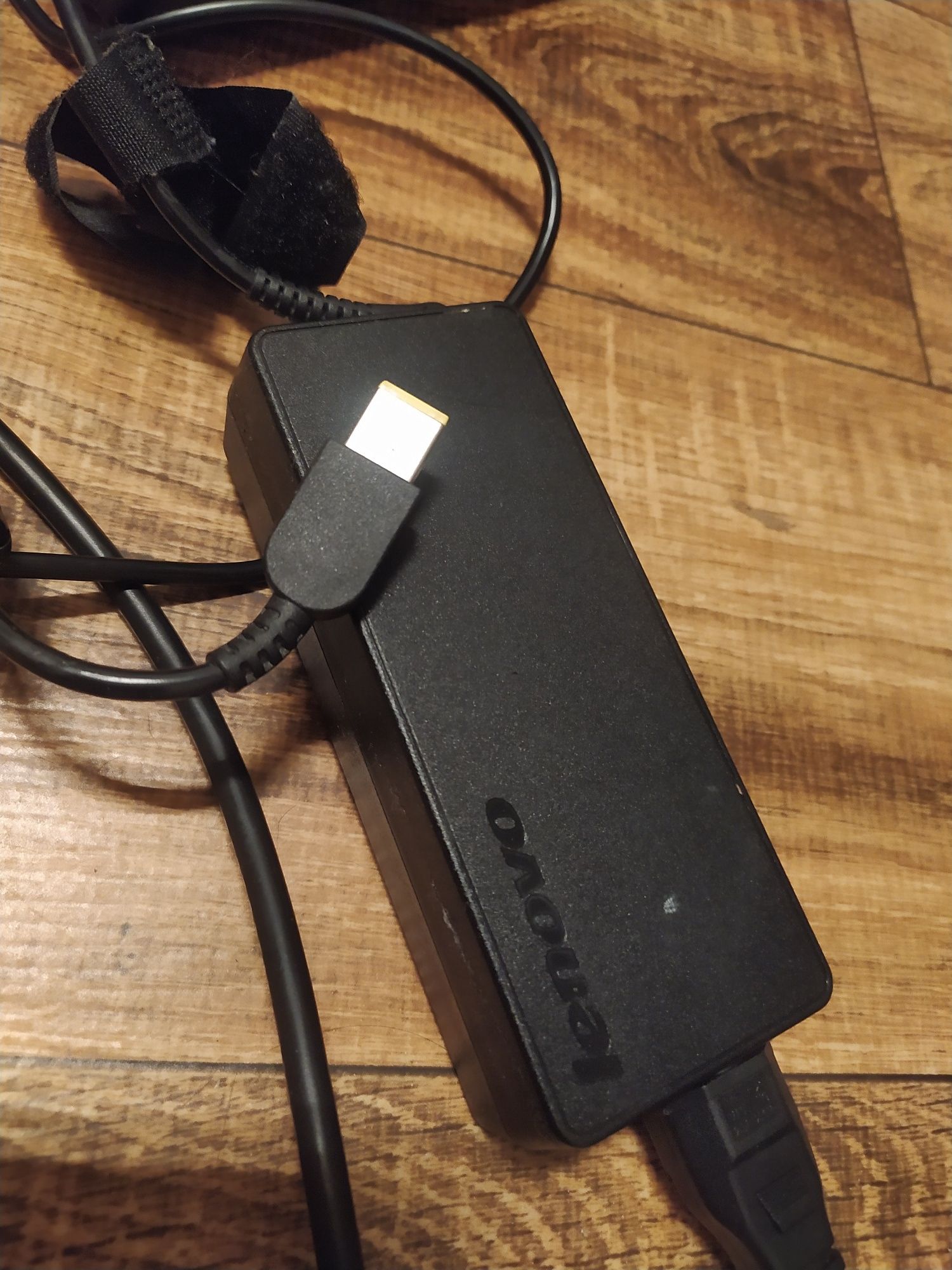 Laptop Lenovo ThinkPad T440p z stacją dokującą i ładowarką