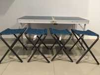Vendo Conjunto de Campismo Quechua Mesa + 4 Bancos Dobráveis