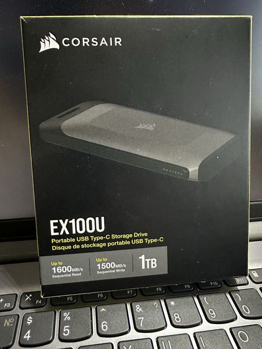 Продам зовнішній ssd накопичувач Corsair EX100U 1Tb