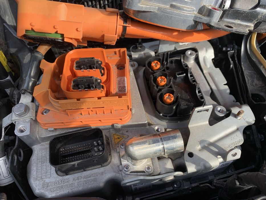 Bmw Group naprawa aut elektrycznych hybrydowych uruchamianie po wypad.