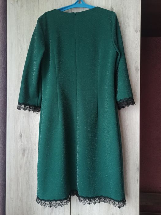 Продам гарне платя зеленого кольору