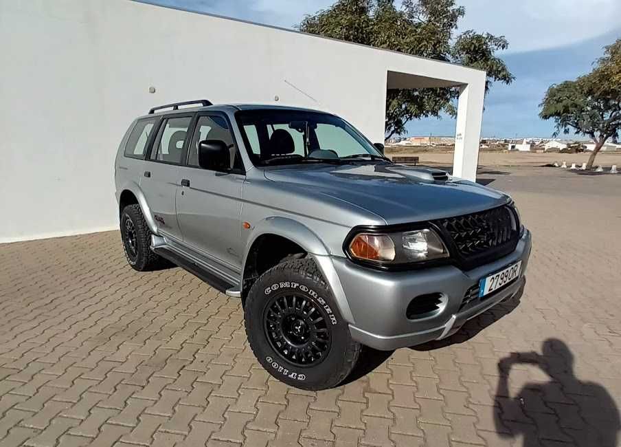 Mitsubishi Pajero Spotwagon