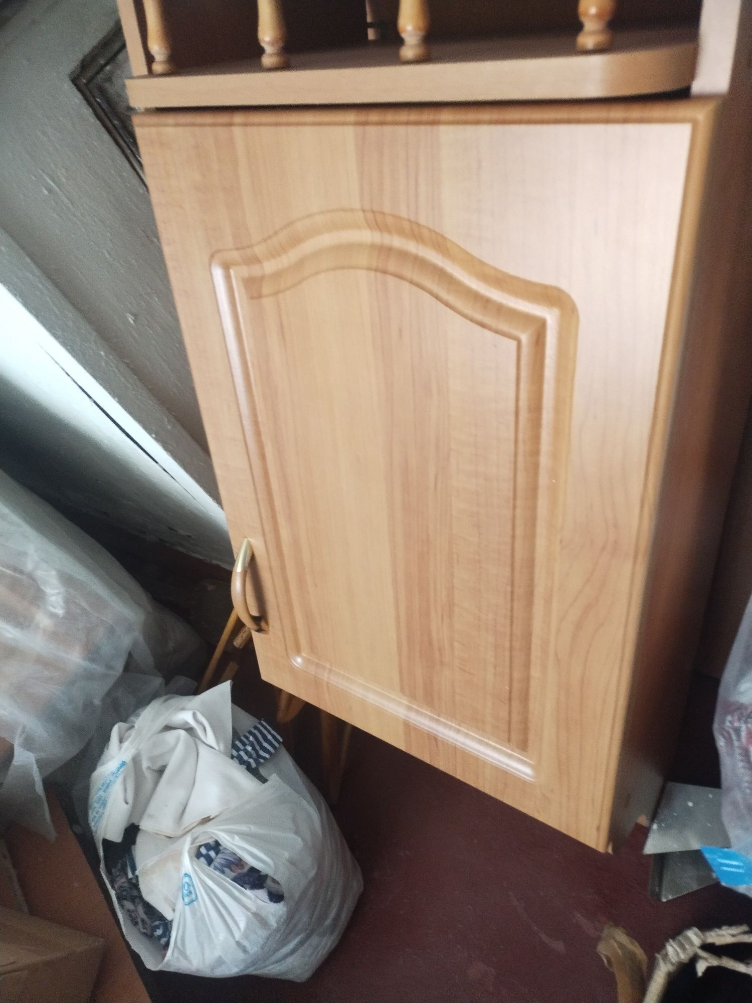 Продам нависні тумбочки на  кухні
