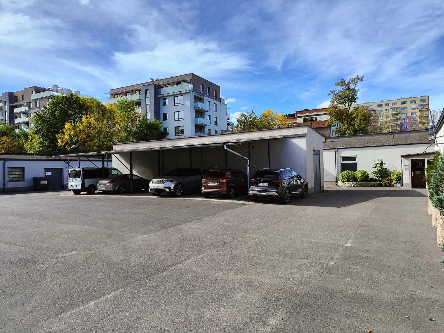 Wynajmę magazyn 210 m2, bałuty, Limanowskiego, parking, po szwalni
