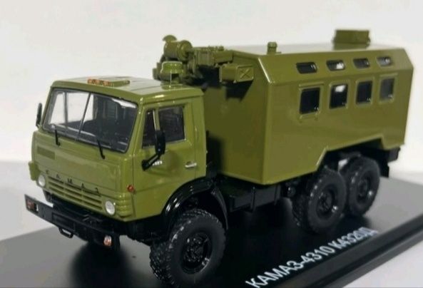 Модель 1/43 вантажівки фірма SSM