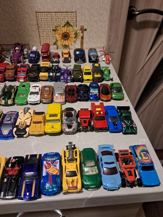 Машинки Hot Wheels Matchbox Majorette  Disney  Игрушки