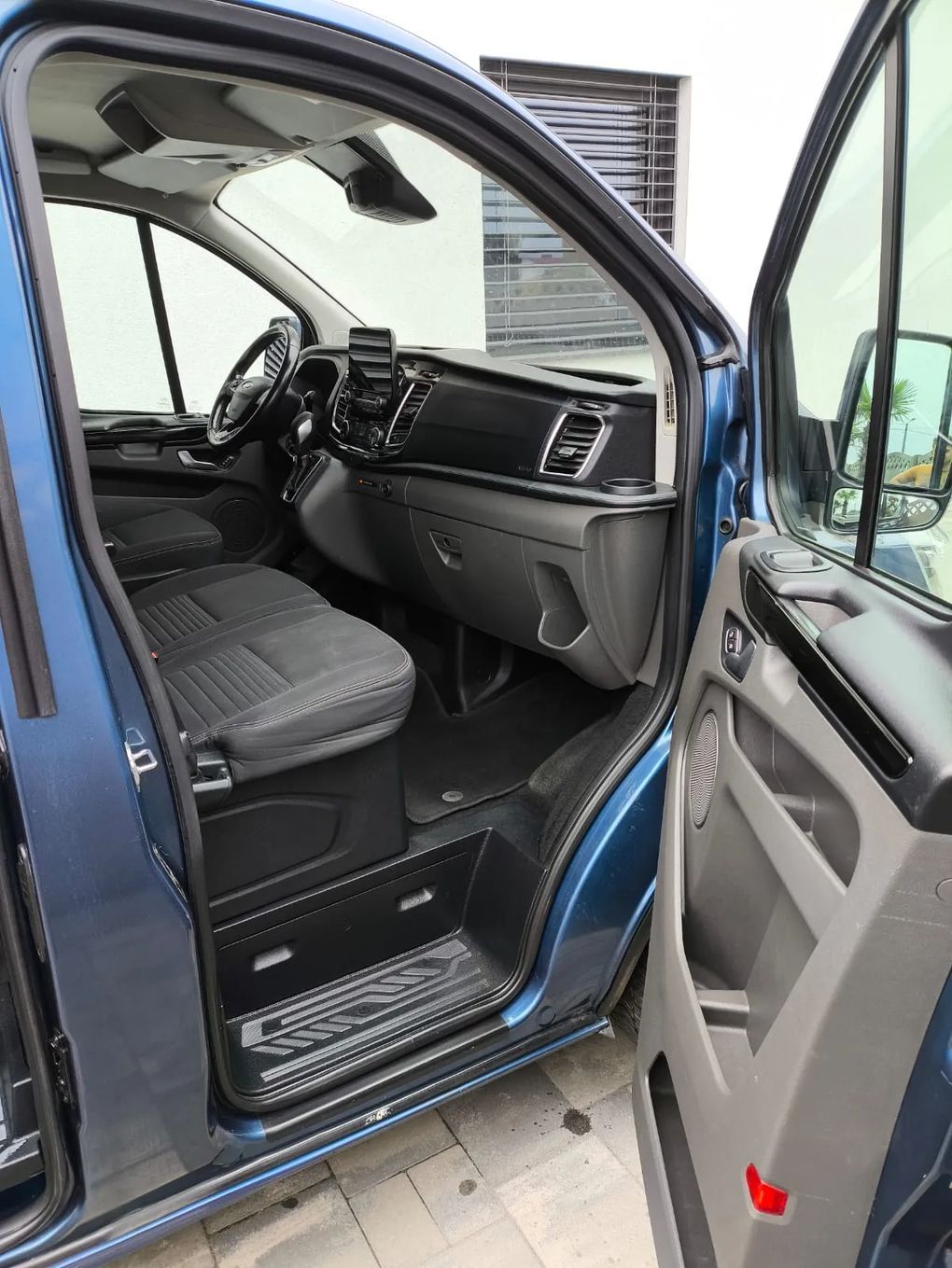 Ford Transit Custom 2x drzwi przesuwne AUTOMAT Alumy Navi climatronic relingi