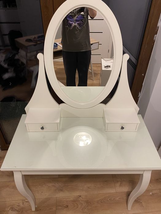 biała toaletka ikea