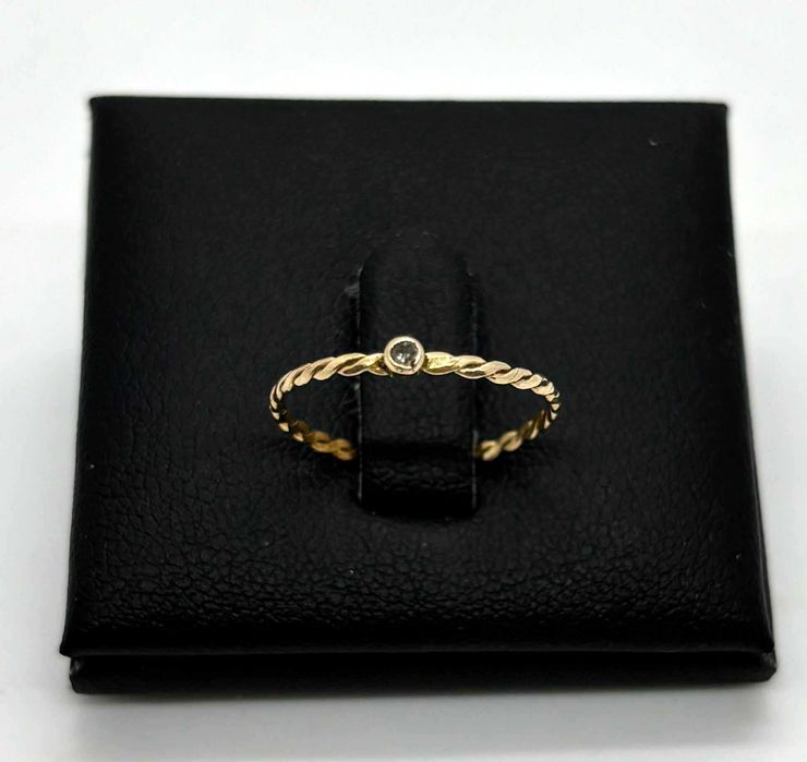 Złoty Delikatny Pierścionek pr. 585 0,5g