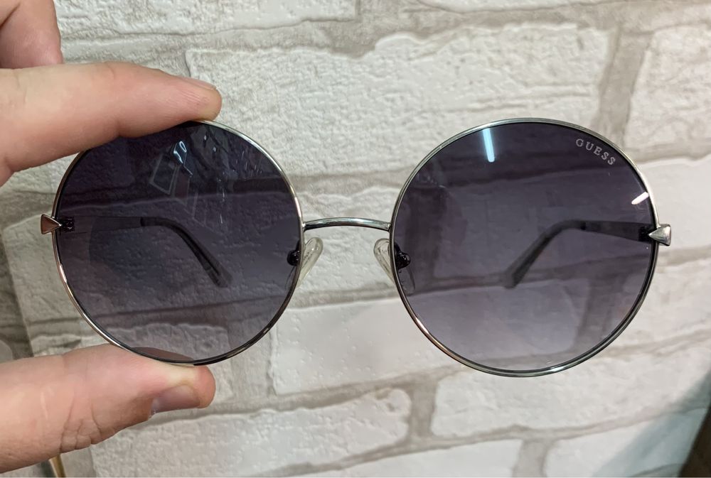 Солнцезащитные очки Guess б/у