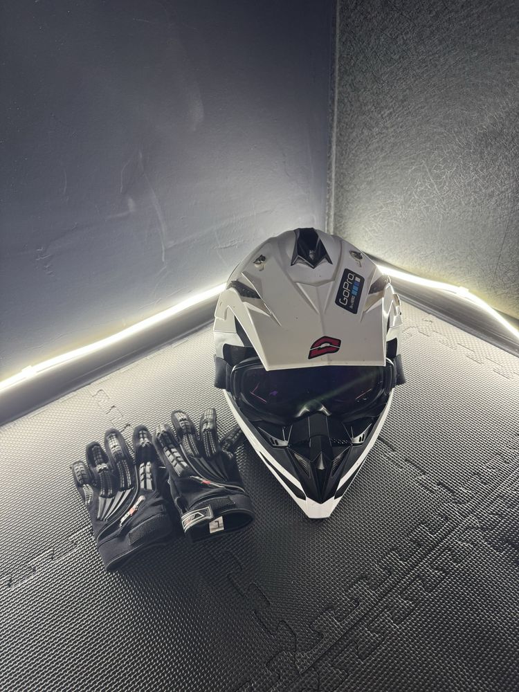 Kask motocyklowy + rękawice, rozmiar L, stan bardzo dobry