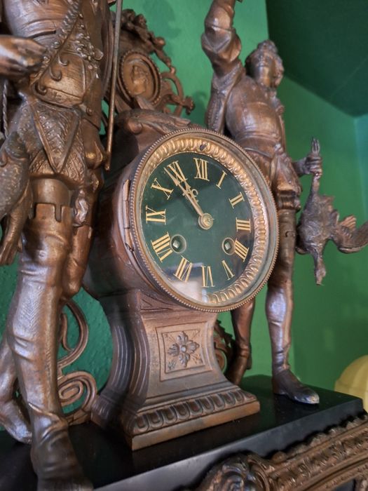 Relógio francês muito antigo