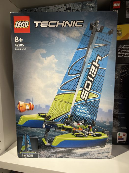 Lego Technic Catamaran 42105