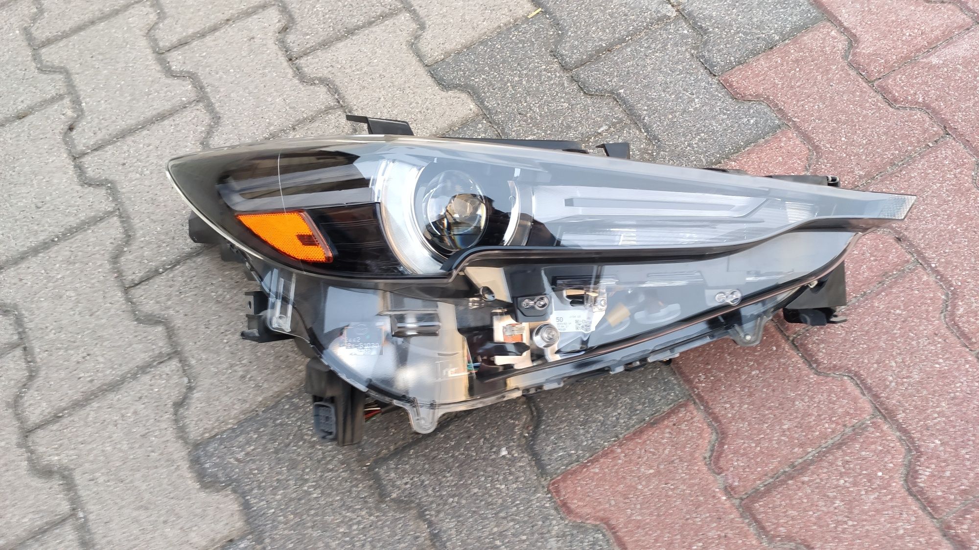 Lampa reflektor prawy LED Mazda CX5
