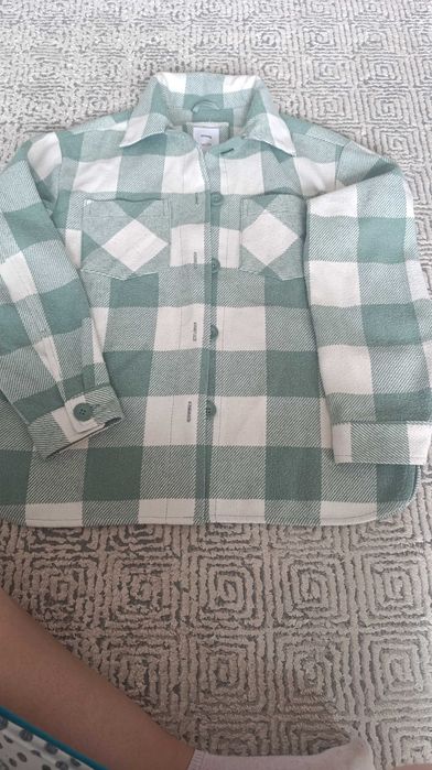 Ciepła koszula dla dziewczynki, rozmiar 146. Jak nowa. Cena 30zł.