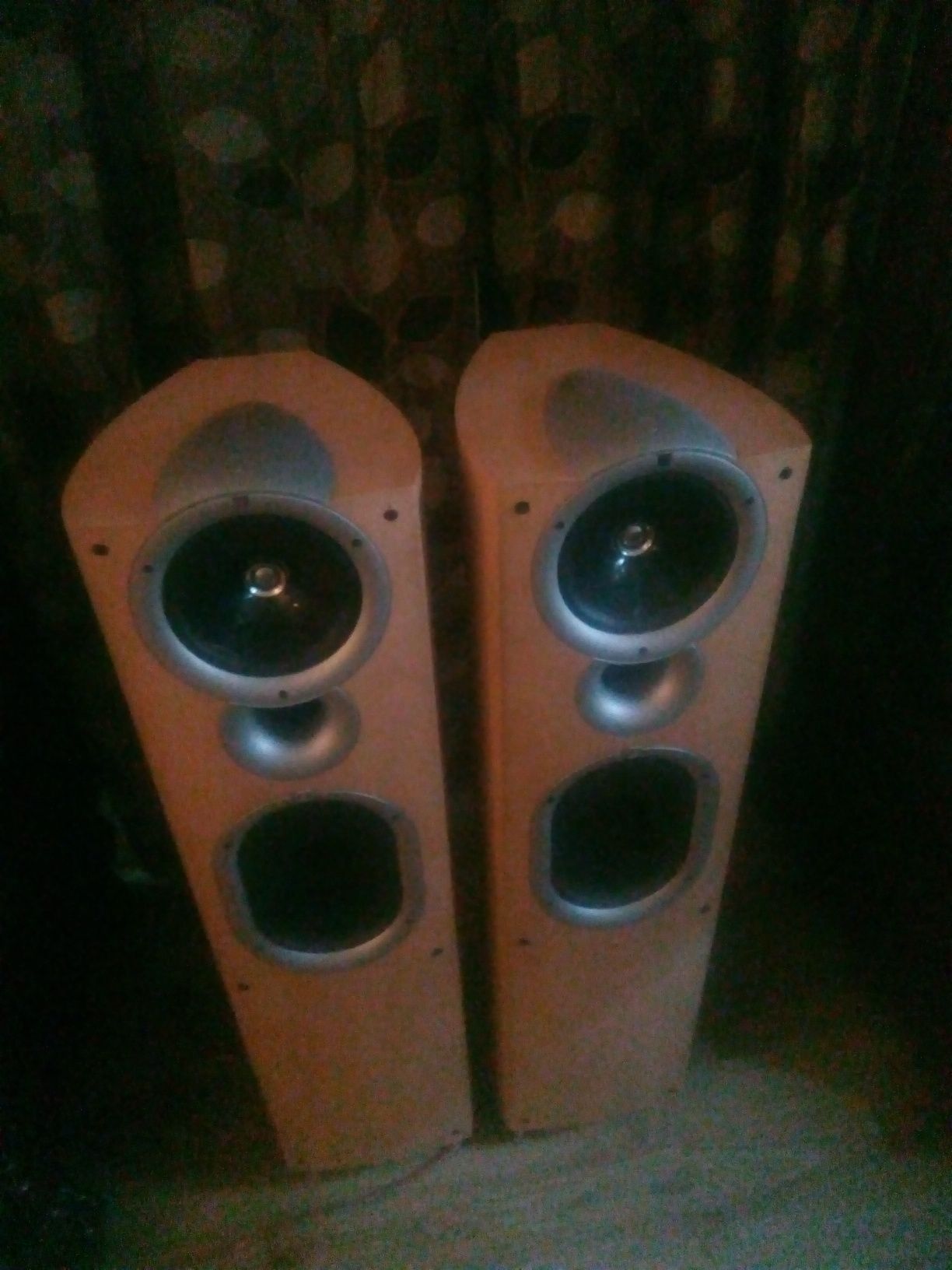 Kolumny Kef Q7+ amplituner