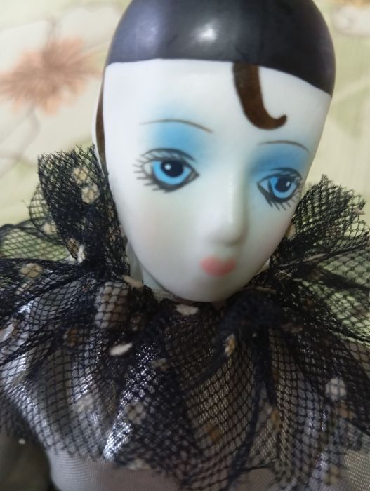 Винтажная кукла арлекин и клоун