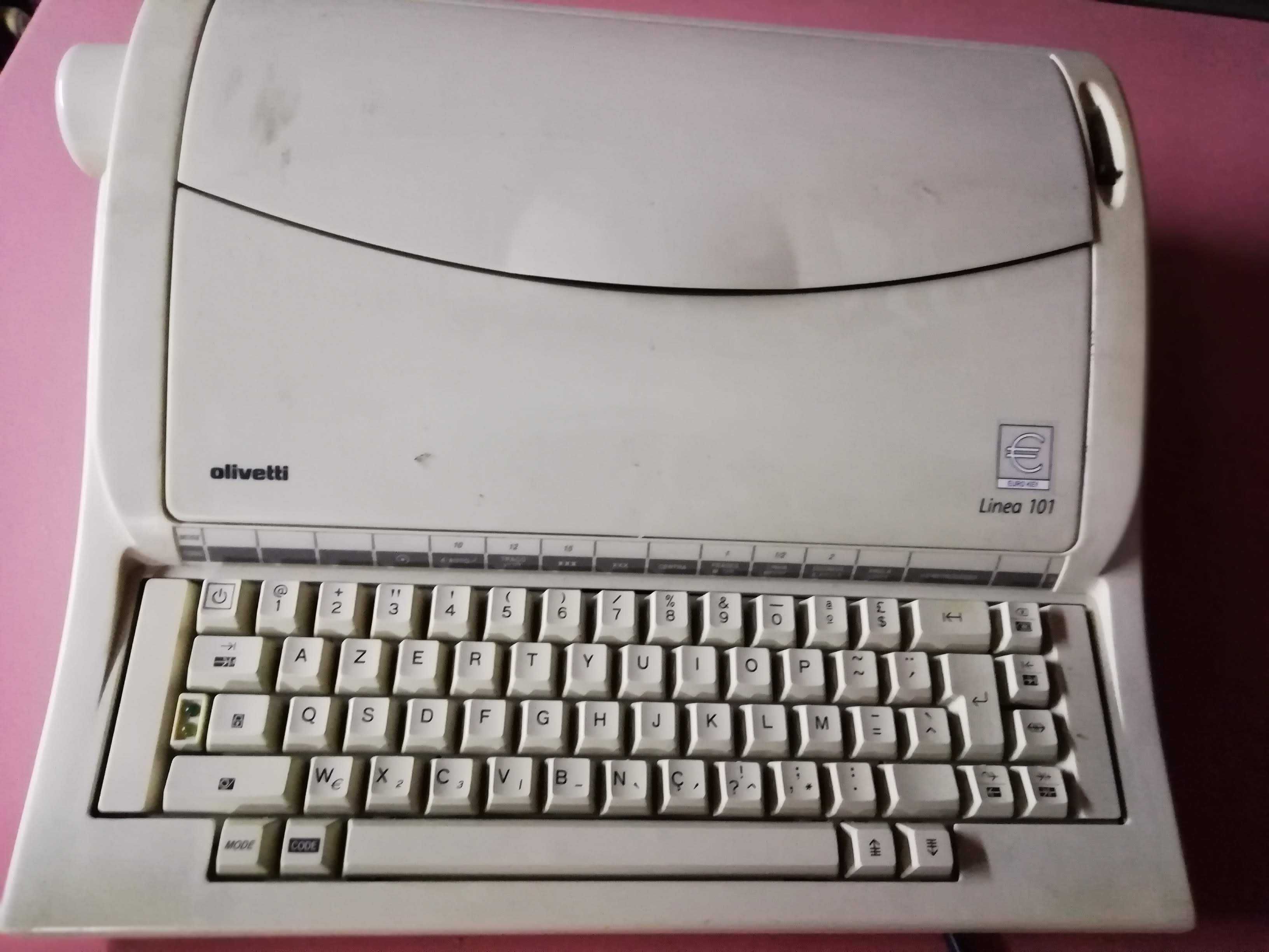 Máquina de escrever Olivetti Linea 101