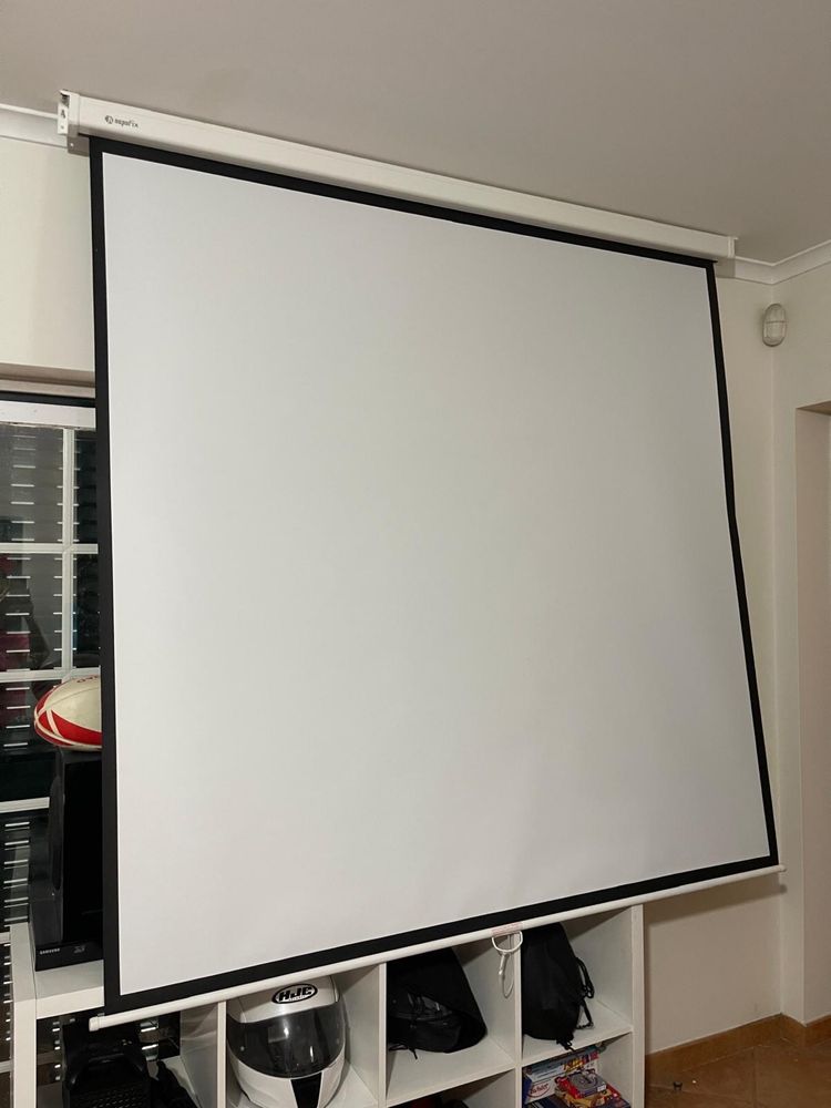 Projector Acer hdmi com oferta de tela retratil