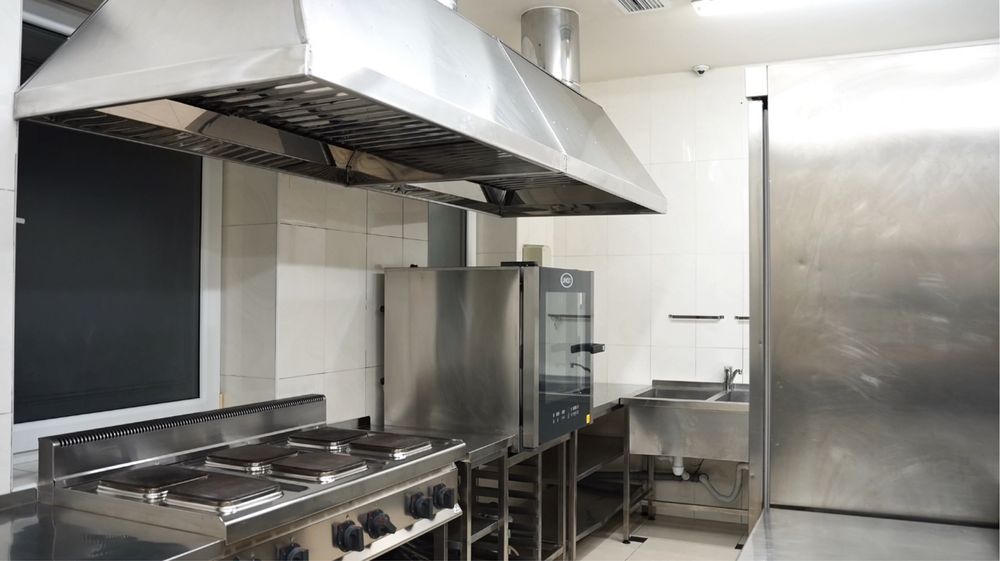 Продам елітний ресторан з добудовою в центрі Ужгорода. Площа 1010 кв.м