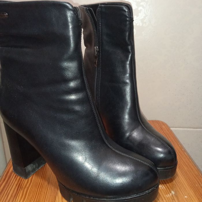 Весняні чобітки на каблуку