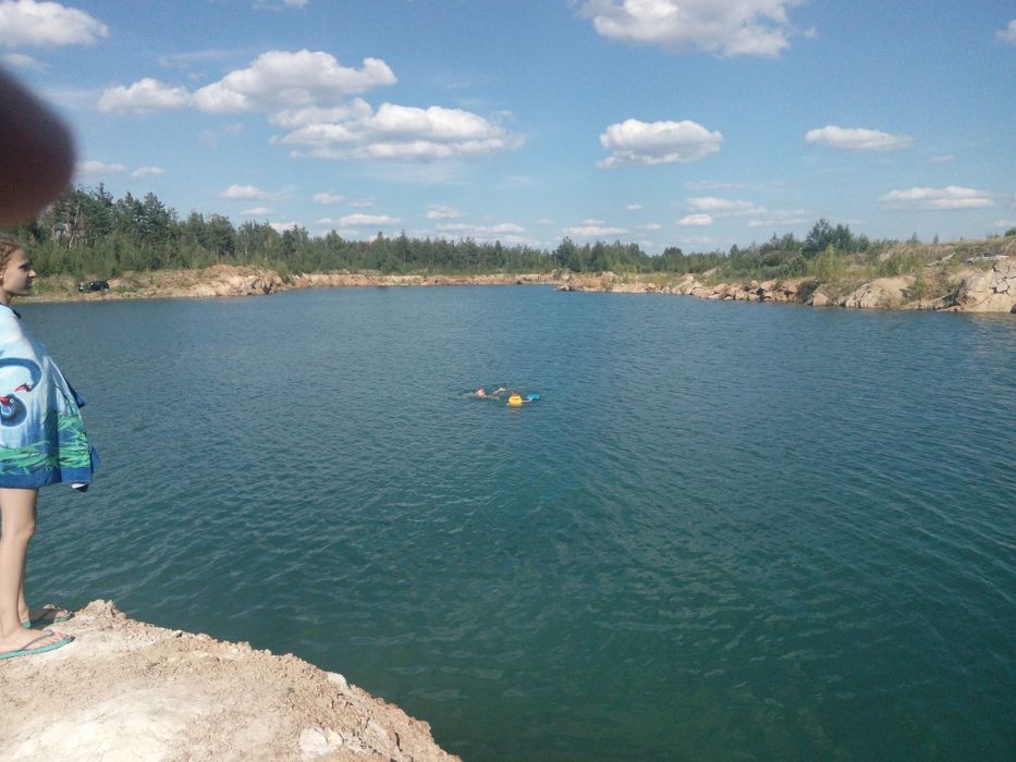 Дом - хата в селе с 30 сотками земли.