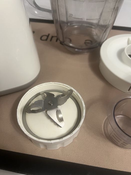 Блендер Philips із технологією ProBlend 4, модель HR2103/00