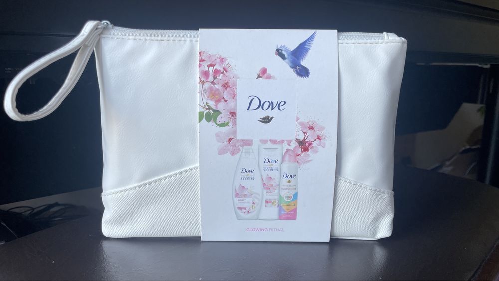 Dove zestaw z kosmetyczką żel balsam antyperspirant glowing ritual