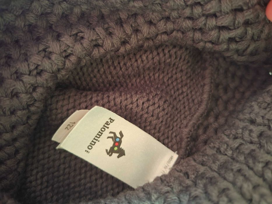 Dziewczęcy sweterek z kołnierzem - 122