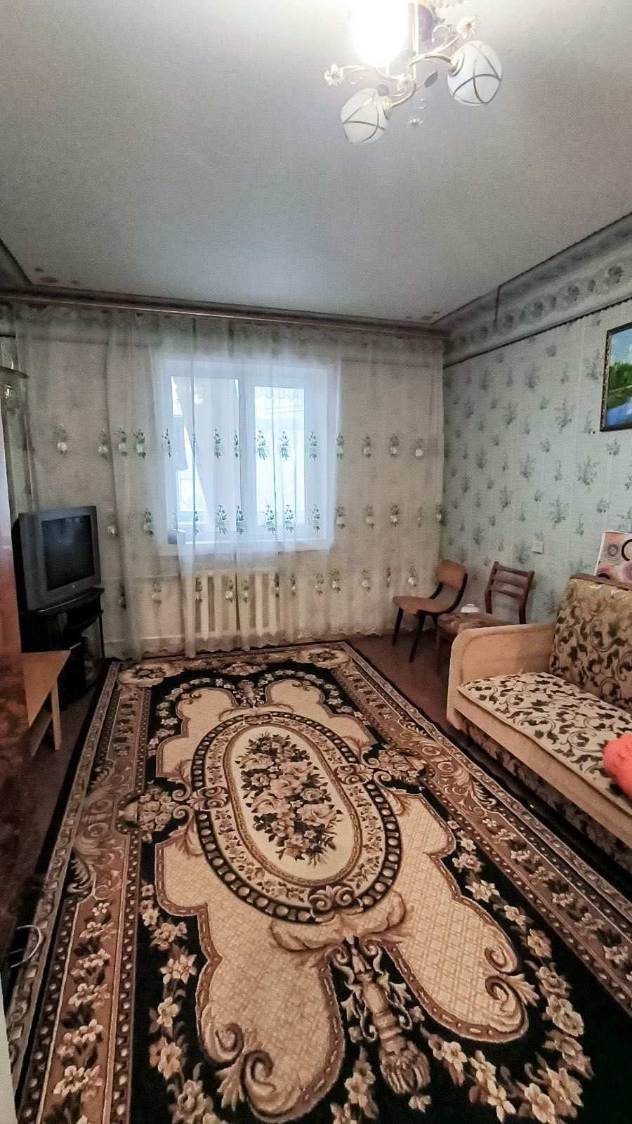 Продається двокімнатна квартира на Крилова