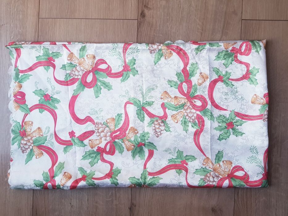 Obrus świąteczny 158x146cm