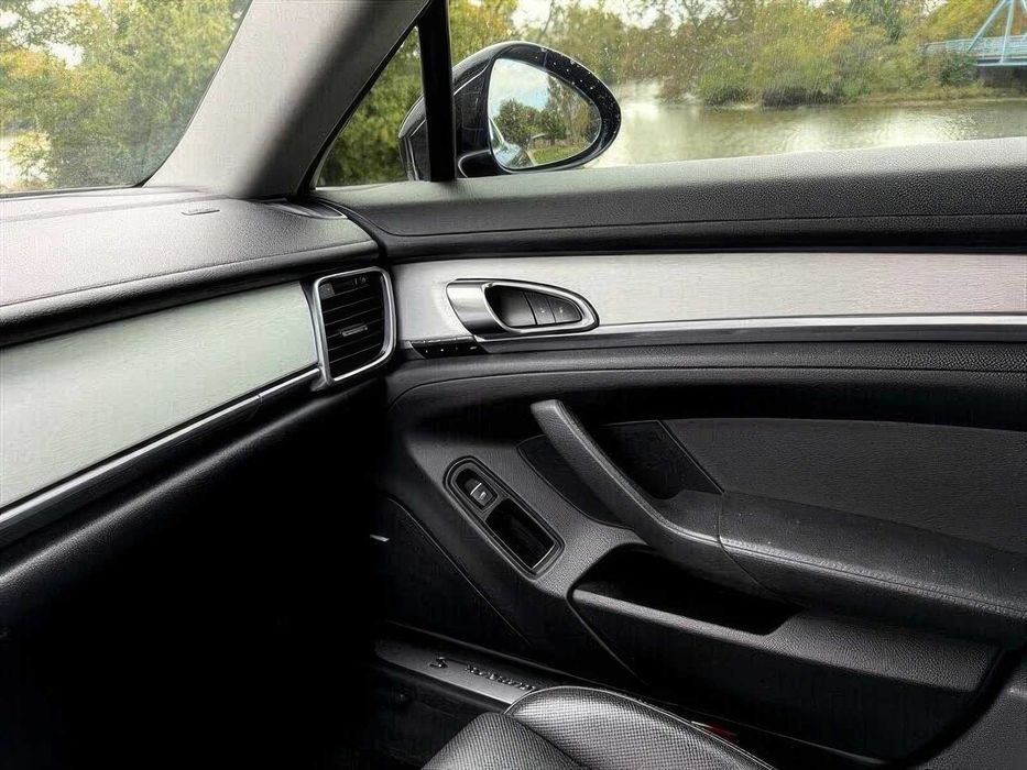 Porsche Panamera      2014