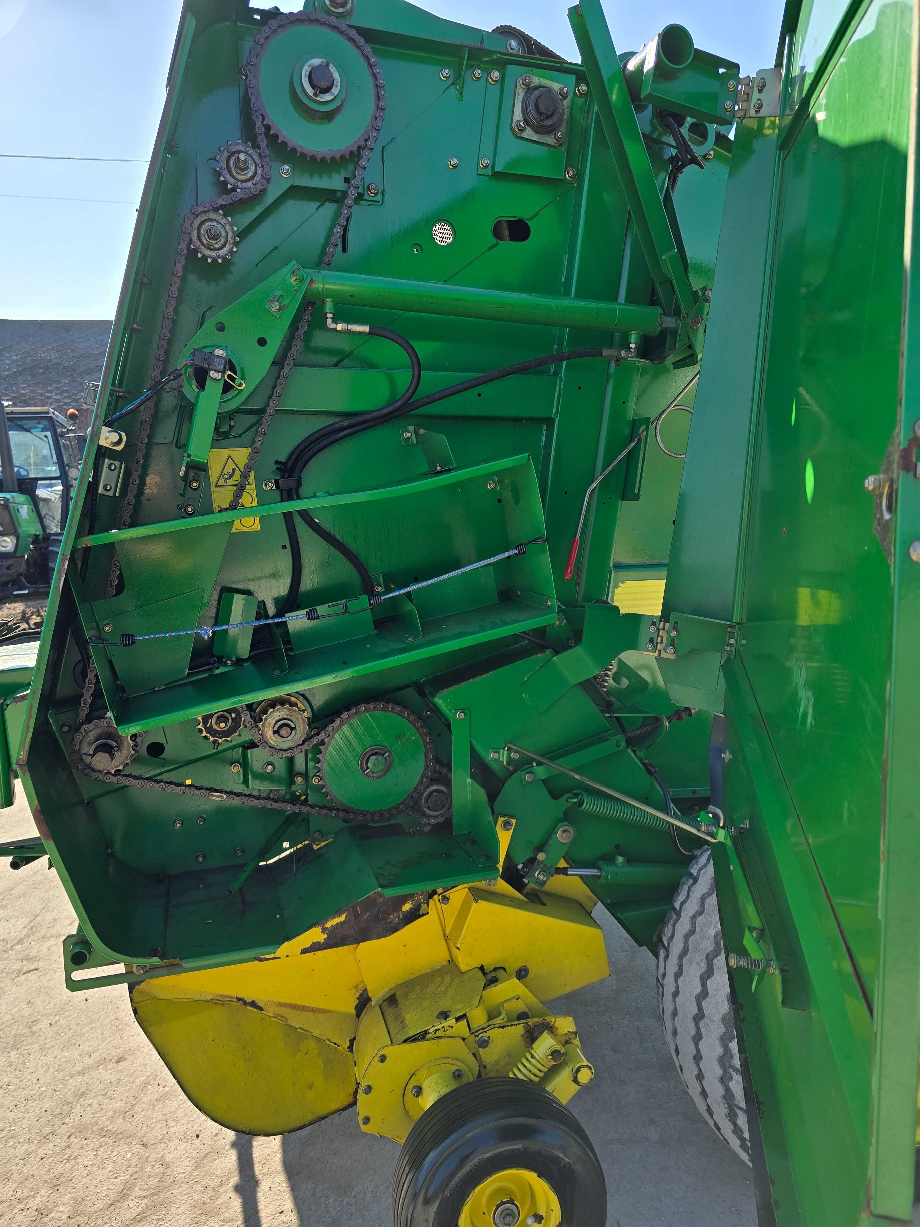 John Deere 572 z 2005 roku siatka sznurek