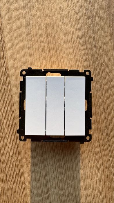 Łącznik potrójny biały mat TW31.01/111