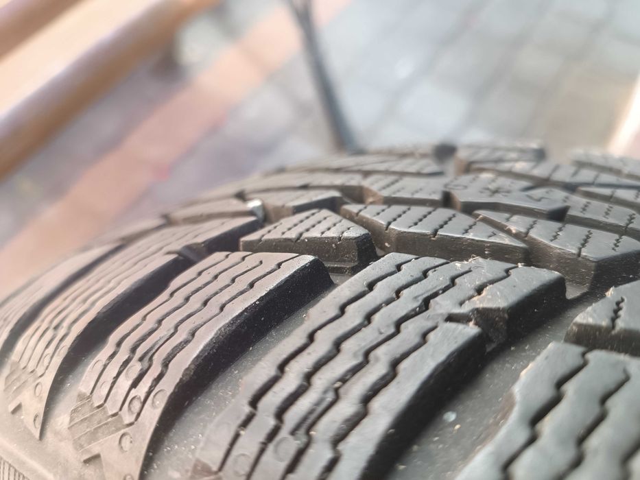 Sprzedam opony NOKIAN zimowe 185/60/15