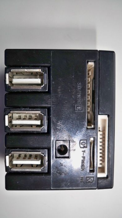 Продам USB HUB "COMBO" на 8 портов.