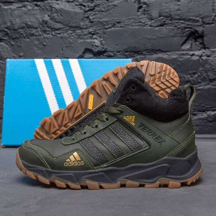 Зимові кросівки чоловічі шкіряні на хутрі Adidas terrex 40-45р