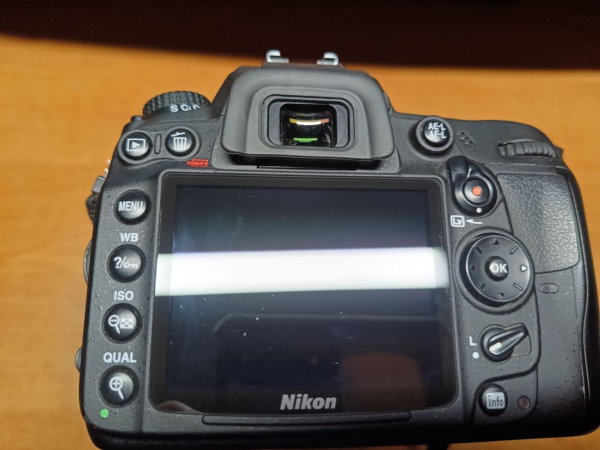 Nikon D7000 z akcesoriami.