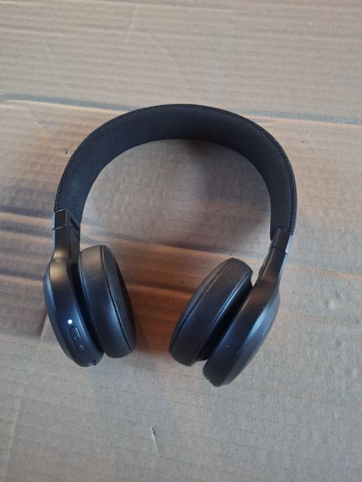 Słuchawki bezprzewodowe  bluetooth JBL Live 460NC wada!!