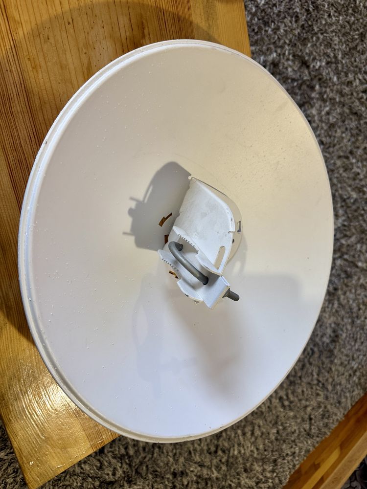 Ubiquiti Nano Beam m5 - 400 Нова. Торг!