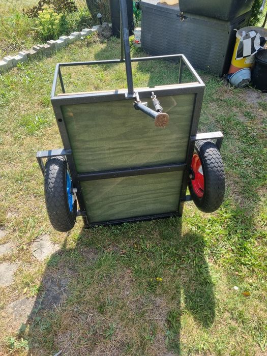 Wózek ogrodowy lekki