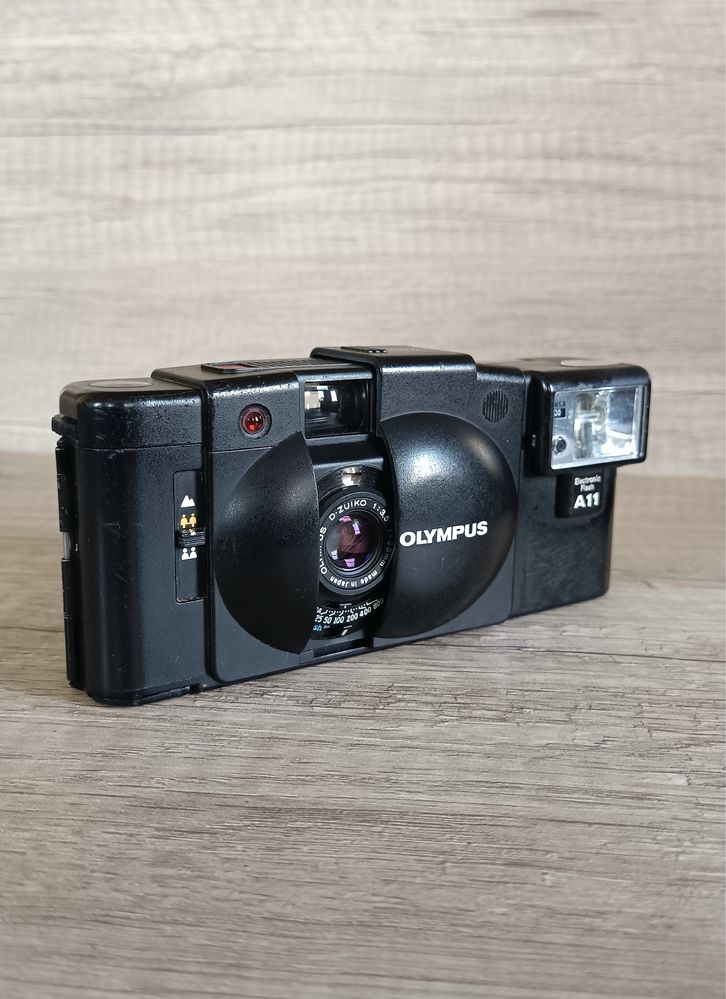 Olympus XA2 компактна плівклова камера