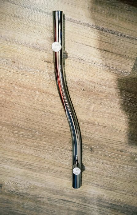 Dekoracyjny  uchwyt ścienny pod prysznic Deante 61cm srebrny chrom