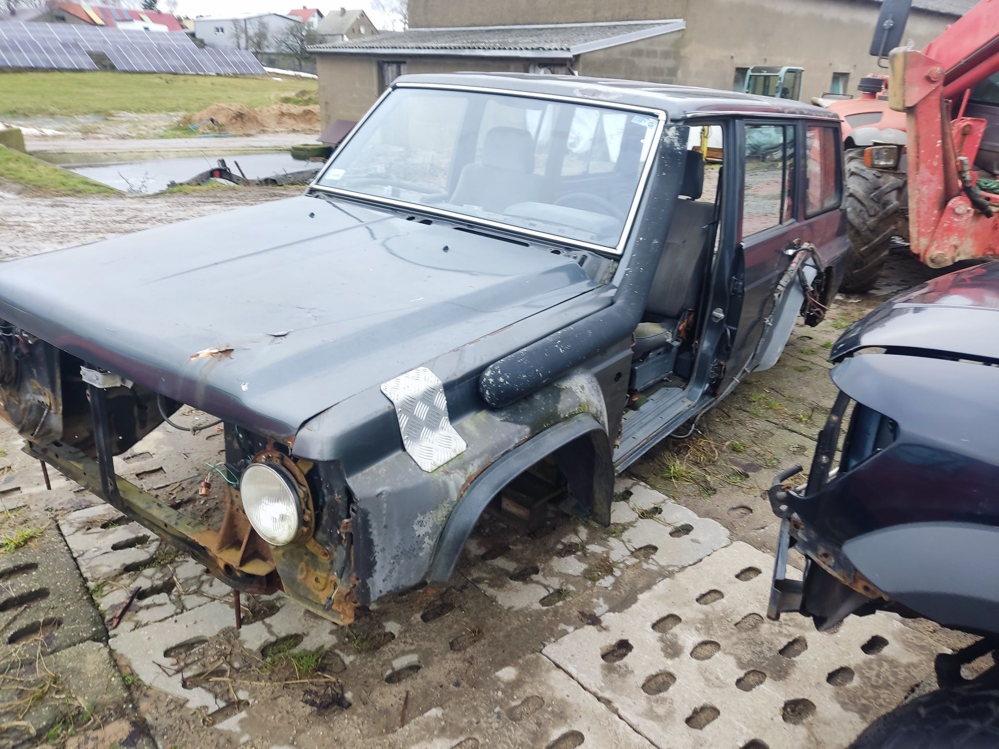 Karoseria z wnętrzem Nissan patrol gr Y60 long 2,8 europa