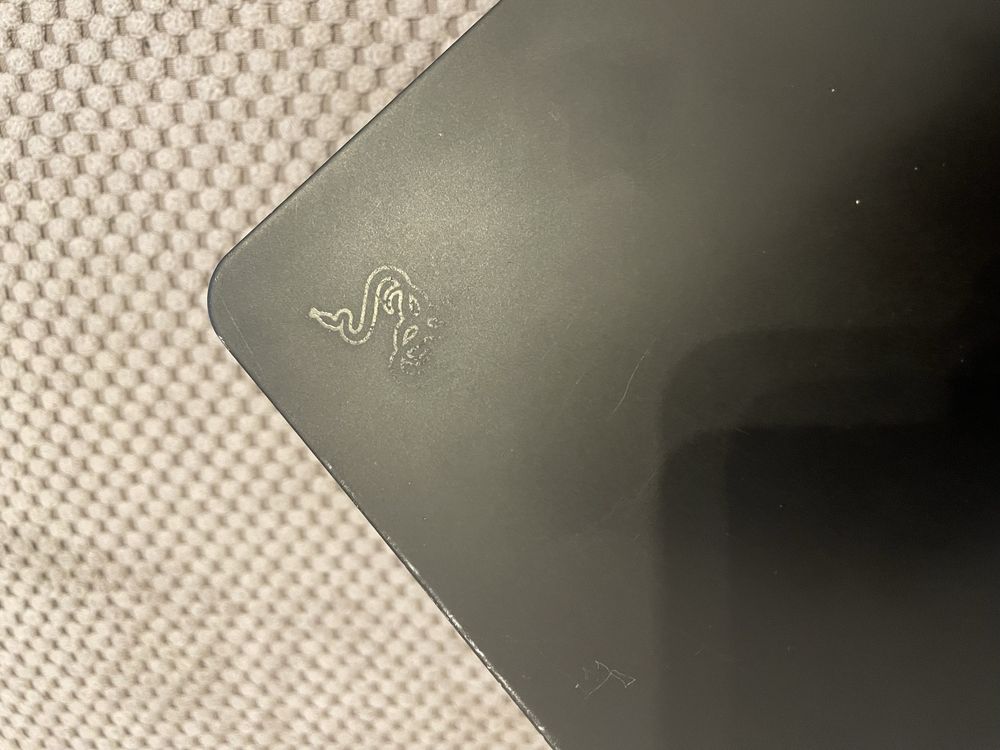 Podkładka metalowa Razer Manticor