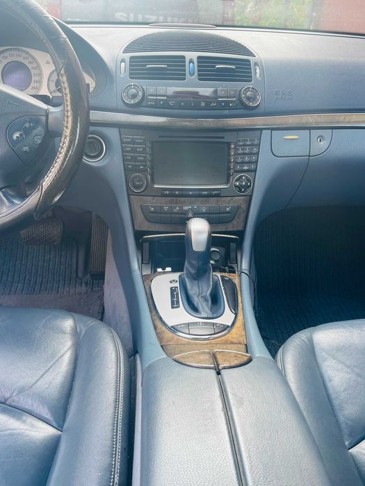 Mercedes-Benz  Daimlerchrysler E320 niebieski skóra 2002r
