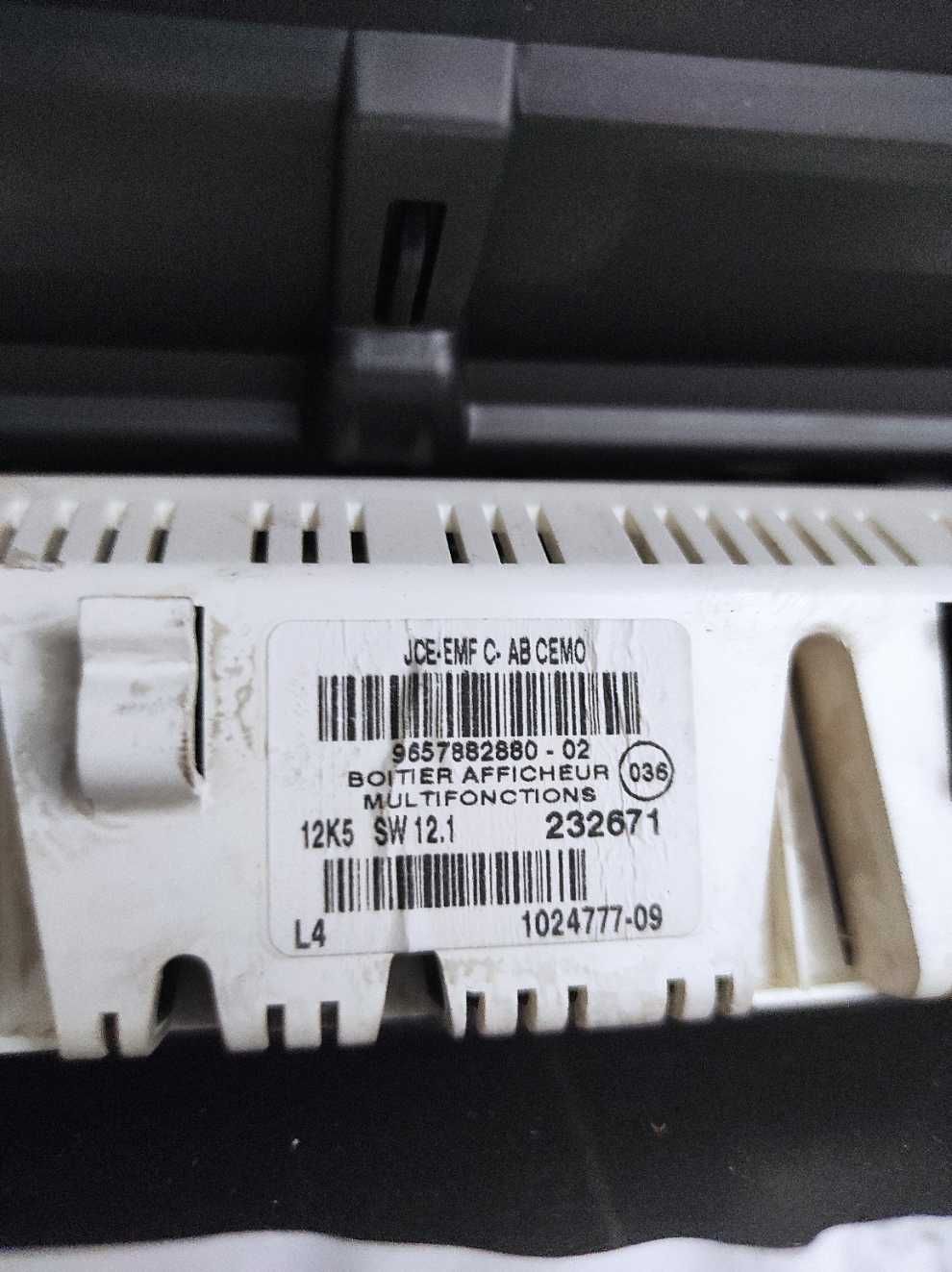 Wyświetlacz radia z ramką, Citroen C4, Rok 2004-10. Bardzo ładna!