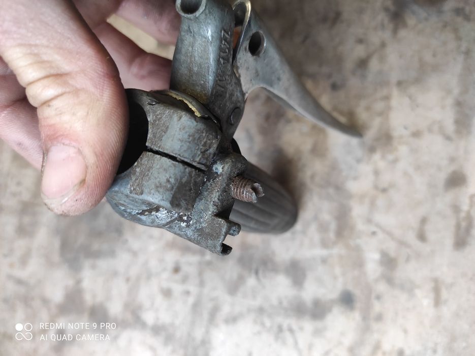 Manetka rączka zmiany biegów motorynka M1 komar korpus klamka 14.115