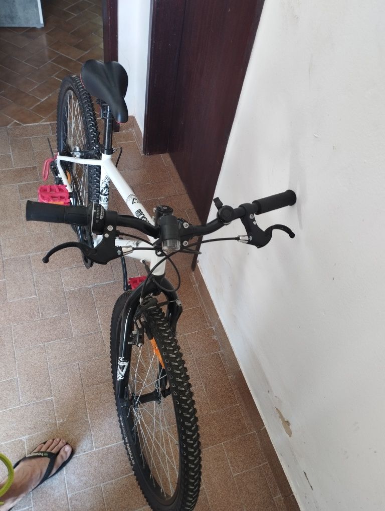 Vendo bicicleta B-Twin MMX Rock rider 300
